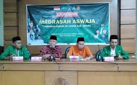 Peserta mengikuti agenda kaderisasi PCNU Pengurus Cabang Kabupaten Dharmasraya
